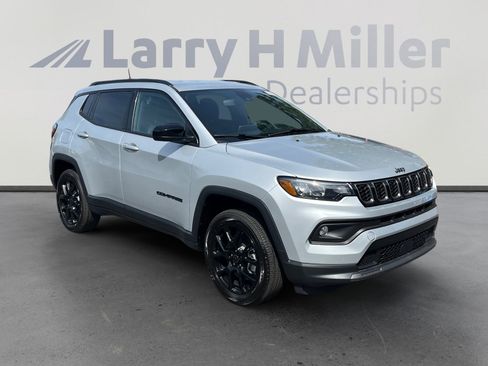 New 2026 Jeep Compass Latitude image 7