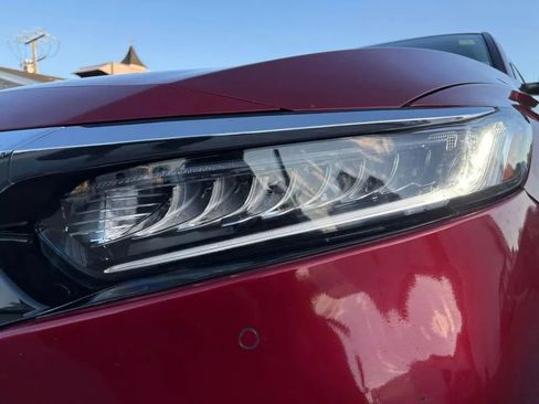 Used 2018 Honda Accord Touring image 35