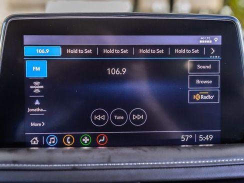 Used 2021 Chevrolet Suburban LT image 18