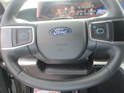 New 2026 Ford Expedition Platinum image 12