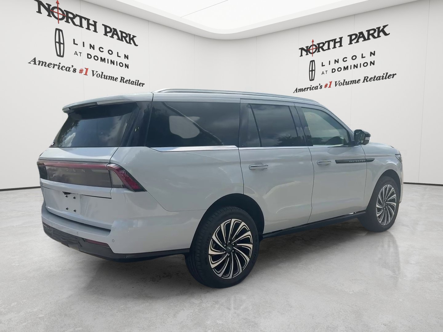 New 2026 Lincoln Navigator Black Label AWD/4WD image 5