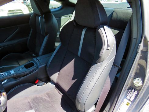 Used 2023 Toyota GR86 Premium w/ ALL Weather Mat Package (TMS) image 34