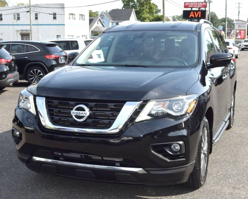 Used 2019 Nissan Pathfinder SL AWD/4WD image 1