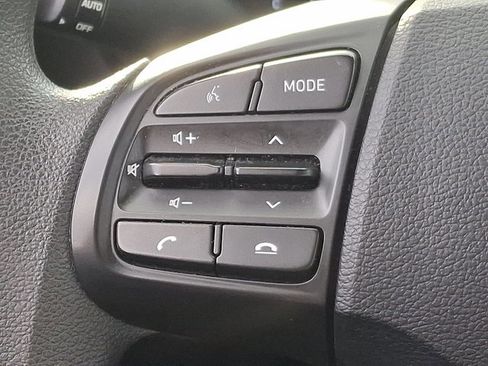 Used 2020 Hyundai Venue SE image 20