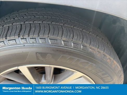 Used 2018 Toyota Highlander XLE FWD image 7