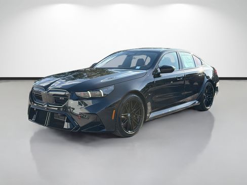 New 2027 BMW M5 w/ Executive Package AWD/4WD image 7