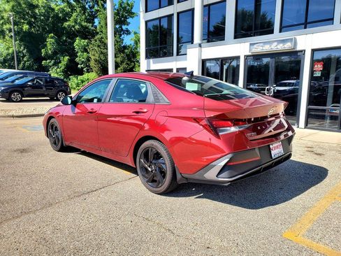 Used 2024 Hyundai Elantra SEL FWD image 7