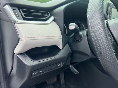Used 2019 Toyota RAV4 XLE AWD/4WD image 14