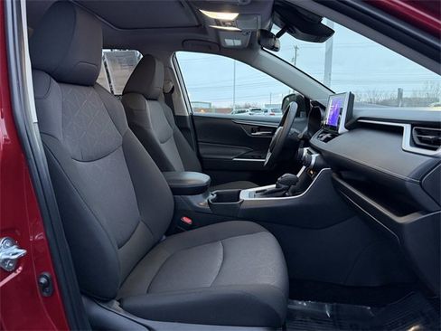 Used 2024 Toyota RAV4 XLE image 18