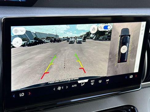 Certified 2025 Ford Expedition Active image 21