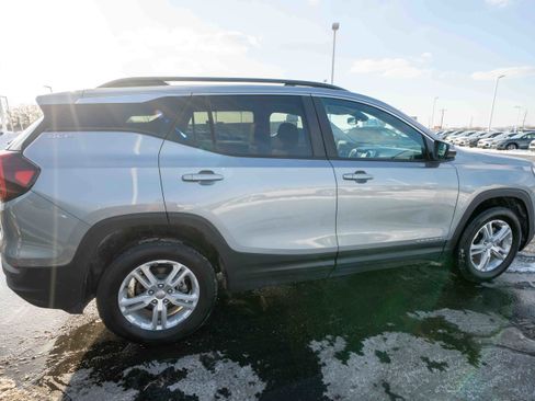 Used 2023 GMC Terrain SLE w/ Driver Convenience Package image 6