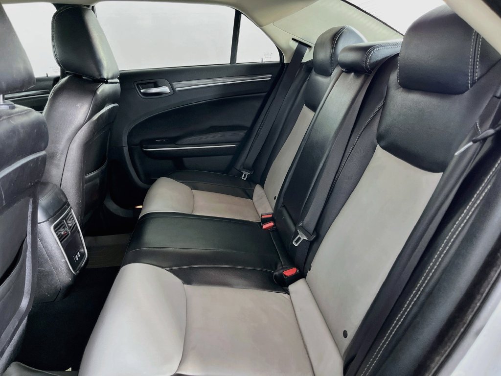 Used 2019 Chrysler 300 Touring w/ Sport Appearance Package RWD image 29