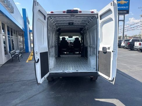 Used 2025 RAM ProMaster 2500 w/ Convenience Group FWD image 6
