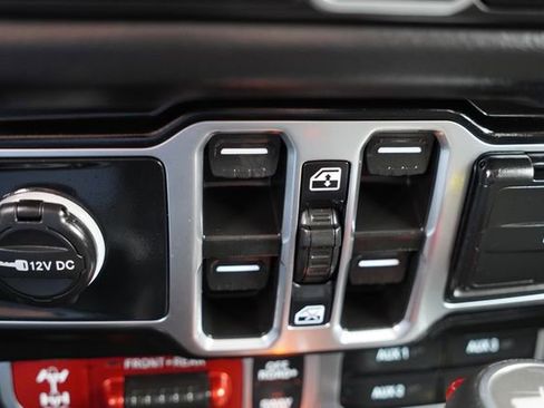 Certified 2025 Jeep Wrangler Unlimited Rubicon 4xe w/ Safety Group image 26