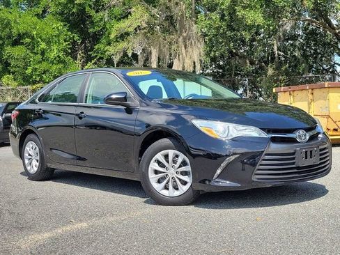 Used 2015 Toyota Camry LE FWD image 35