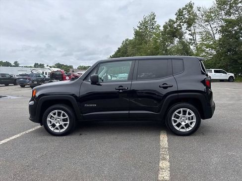 Used 2023 Jeep Renegade Latitude AWD/4WD image 8