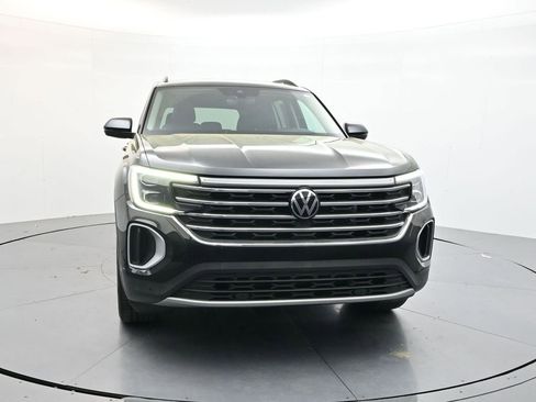 Used 2025 Volkswagen Atlas SE image 2