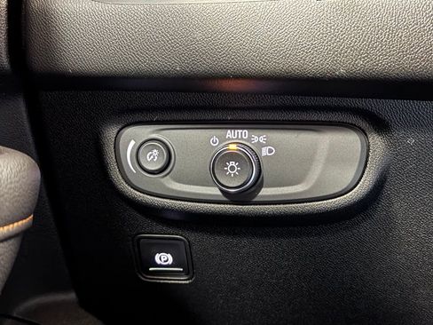 Used 2018 GMC Terrain SLE w/ Driver Convenience Package image 11