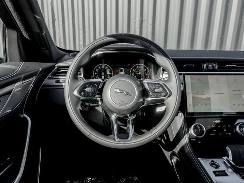 New 2026 Jaguar F-PACE R-Dynamic S image 17