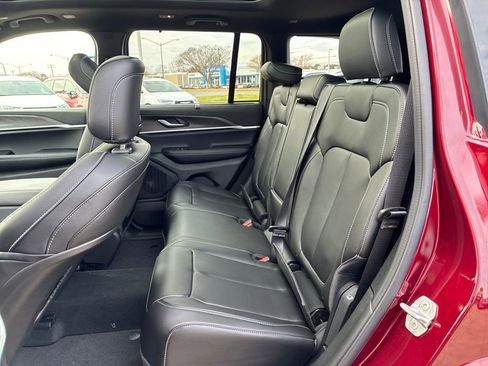 New 2025 Jeep Grand Cherokee Limited w/ Luxury Tech Group II AWD/4WD image 26