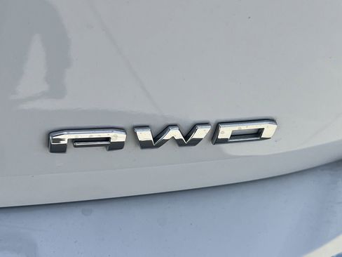 Used 2024 GMC Terrain Denali w/ Denali Premium Package image 6