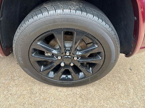 Used 2020 Jeep Grand Cherokee Altitude RWD image 25
