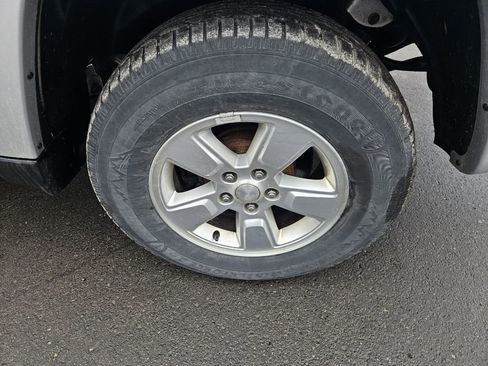 Used 2012 Jeep Liberty Sport image 24