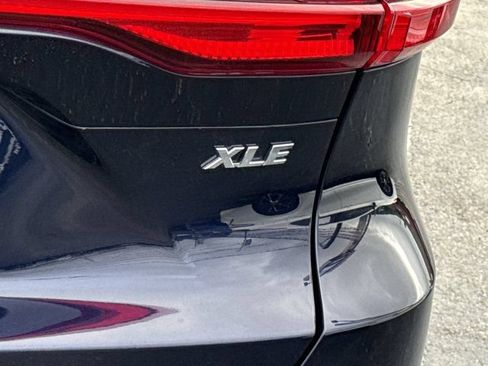 Used 2023 Toyota Venza XLE AWD/4WD image 10