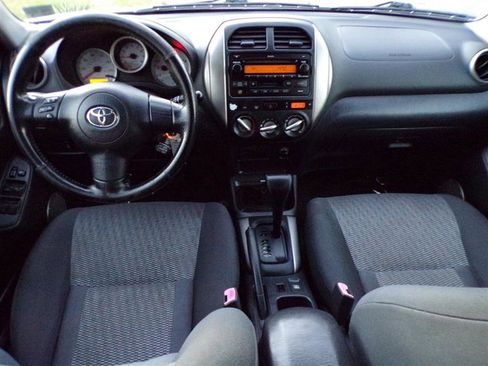 Used 2004 Toyota RAV4 4WD image 28