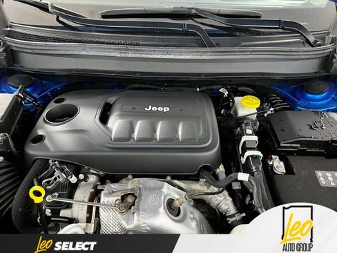 Used 2022 Jeep Cherokee Latitude Lux w/ Sun & Sound Group AWD/4WD image 30