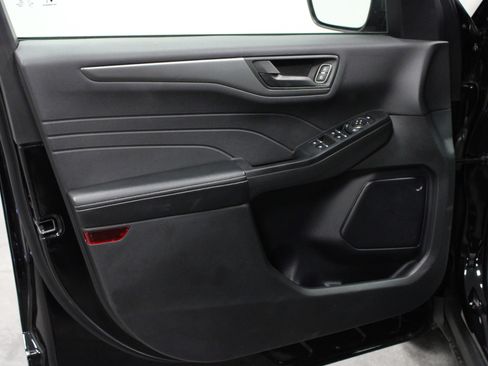 Used 2024 Ford Escape Active image 11