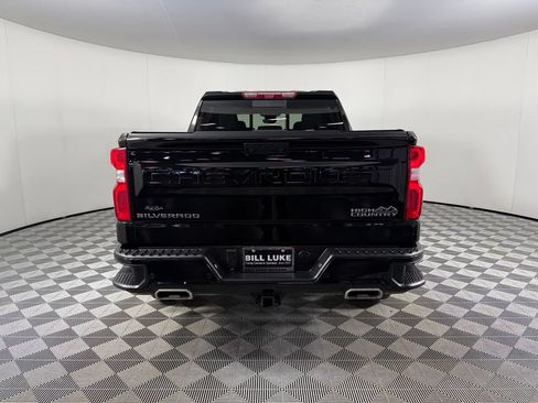 Used 2024 Chevrolet Silverado 1500 High Country w/ Technology Package AWD/4WD image 9