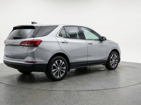 Used 2025 Chevrolet Equinox LT FWD image 9