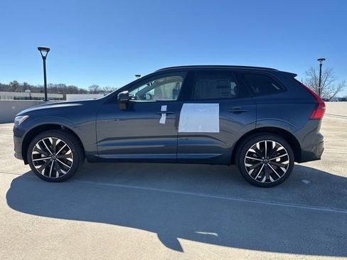 New 2026 Volvo XC60 B5 Ultra w/ Protection Package Premier image 4