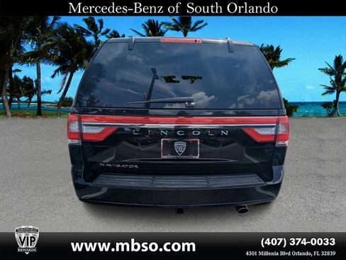 Used 2017 Lincoln Navigator Reserve RWD image 16