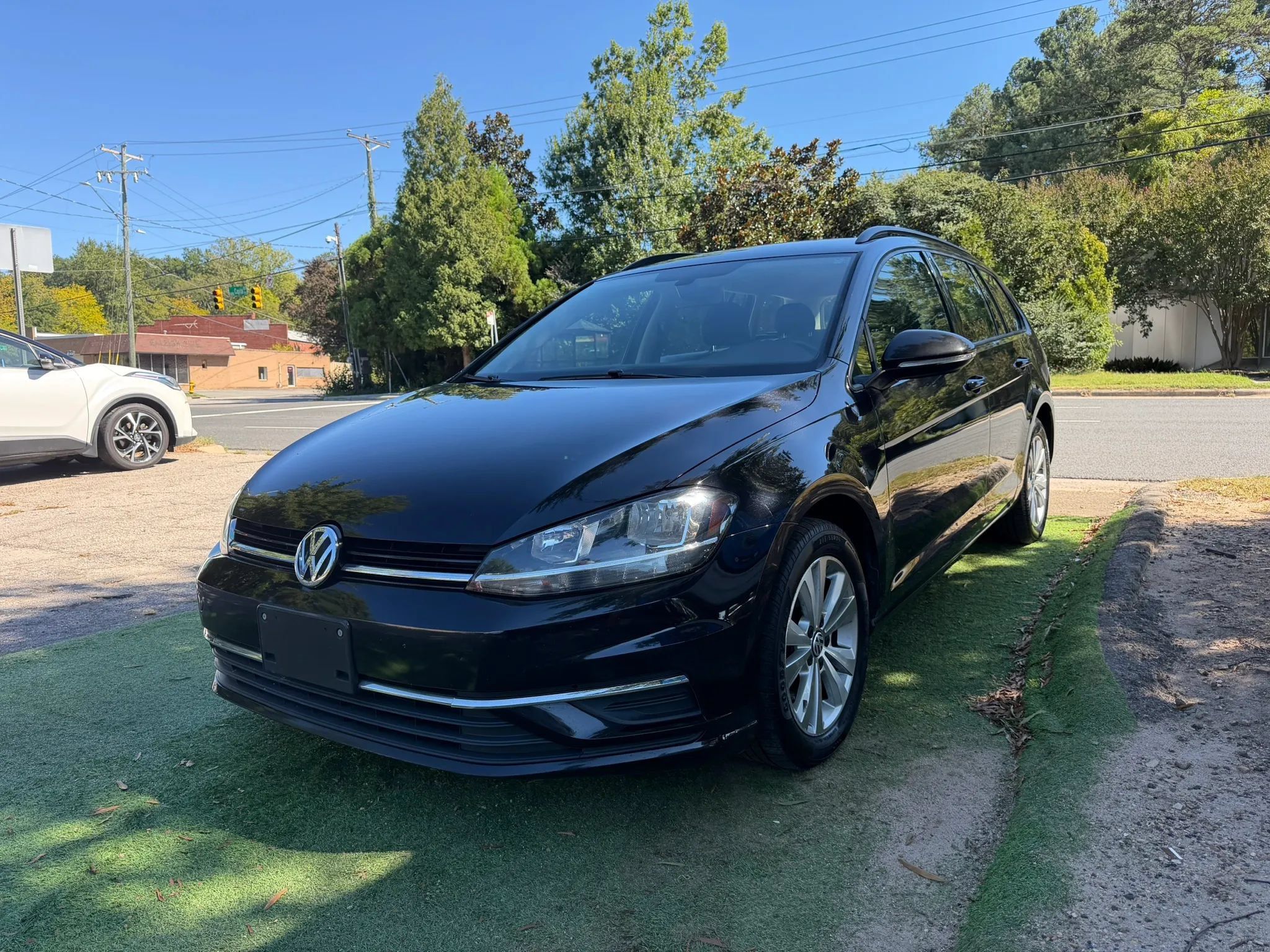 Used 2019 Volkswagen Golf S AWD/4WD image 5