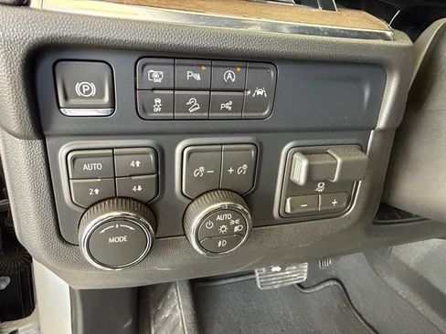 Used 2026 Chevrolet Tahoe High Country w/ Sun And Tow Package AWD/4WD image 16