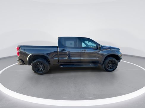 Used 2022 Chevrolet Silverado 1500 ZR2 w/ Technology Package image 9