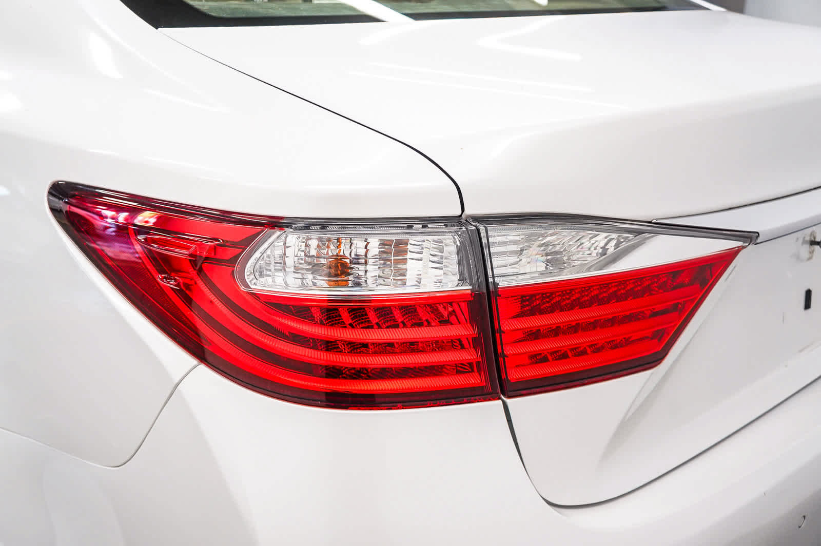 Used 2013 Lexus ES 350 w/ Premium Pkg FWD image 9