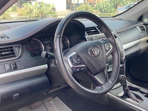 Used 2017 Toyota Camry SE FWD image 9