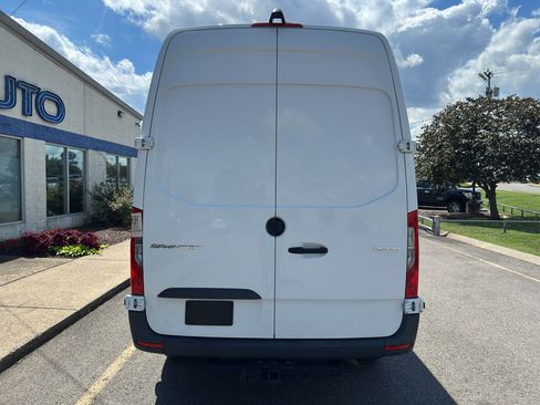 Used 2023 Mercedes-Benz Sprinter 2500 image 5