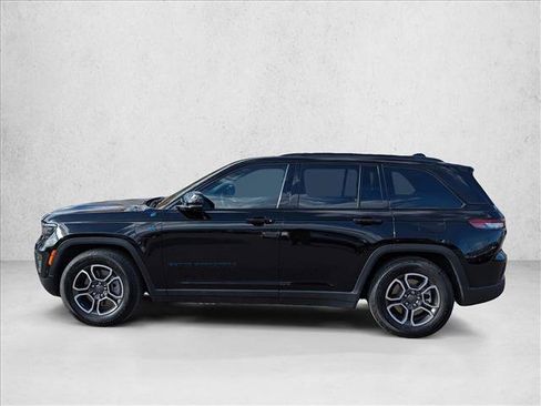 Used 2024 Jeep Grand Cherokee Trailhawk w/ Advanced Protech Group II image 9