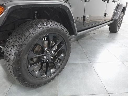 Used 2024 Jeep Gladiator Sport image 28