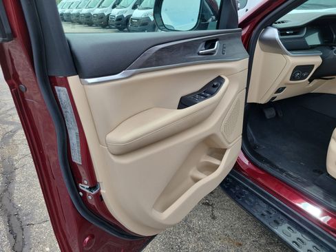 Used 2025 Jeep Grand Cherokee L Limited AWD/4WD image 6