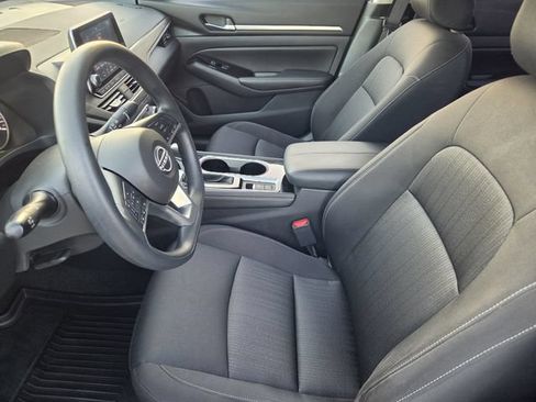 Used 2023 Nissan Altima 2.5 SV AWD/4WD image 11
