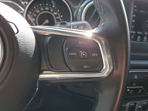 Used 2021 Jeep Wrangler Unlimited Sahara image 23