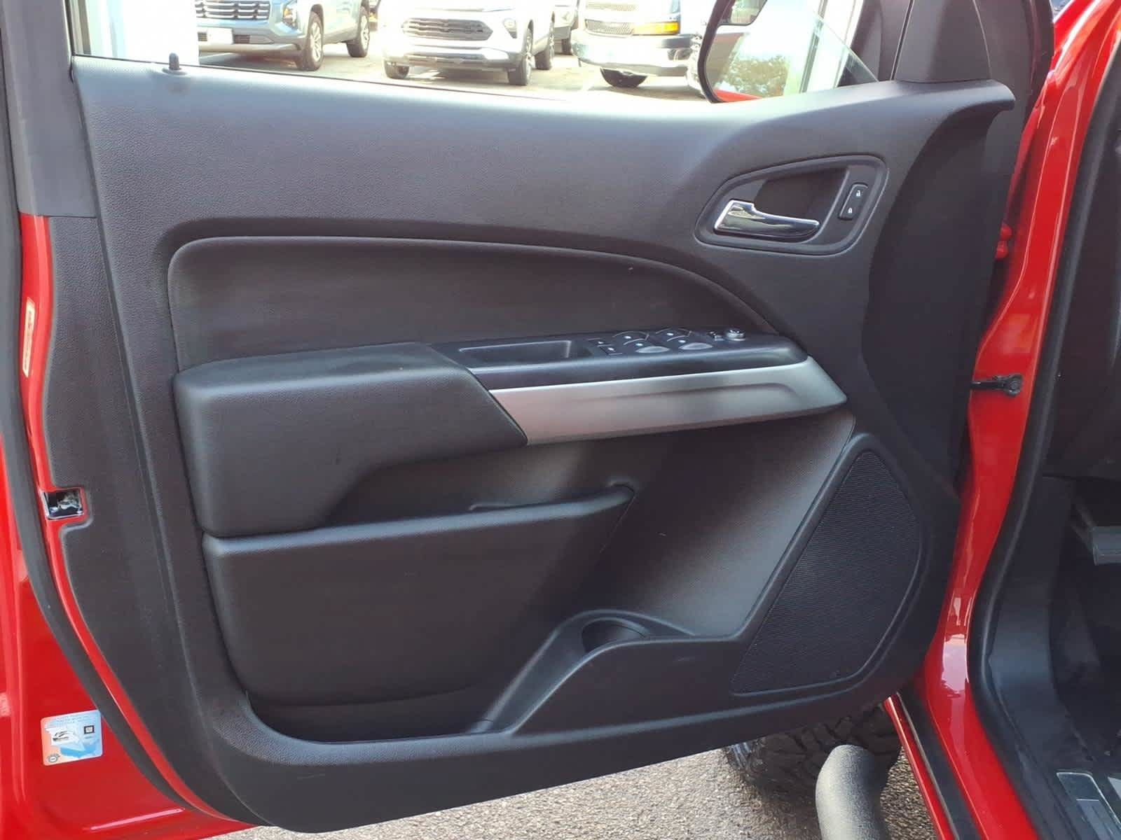 Used 2019 Chevrolet Colorado ZR2 w/ Colorado ZR2 Bison Edition AWD/4WD image 10