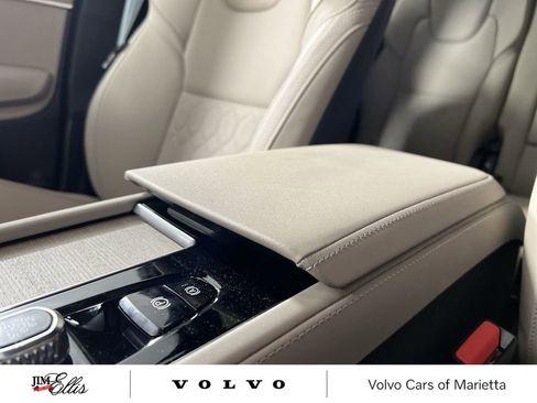 New 2026 Volvo XC90 B5 Core w/ Protection Package image 23