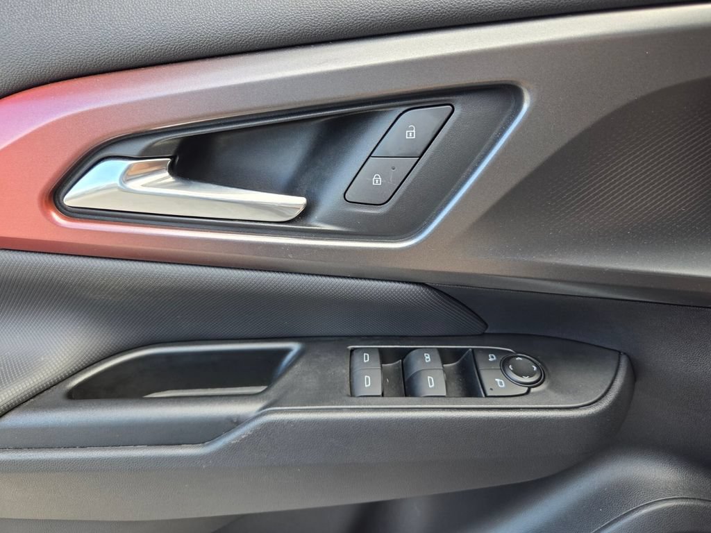 Certified 2024 Chevrolet Equinox EV RS FWD image 21
