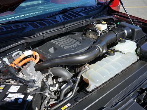 Used 2022 Ford F150 Lariat w/ Equipment Group 502A High AWD/4WD image 9
